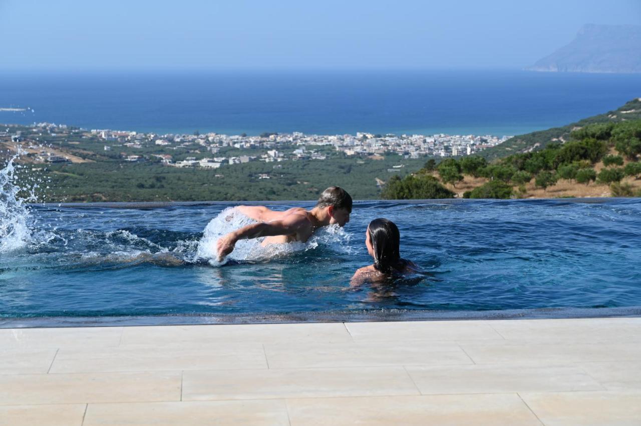 Ellas Residence Fantastic Pool Heated Kíssamos Esterno foto