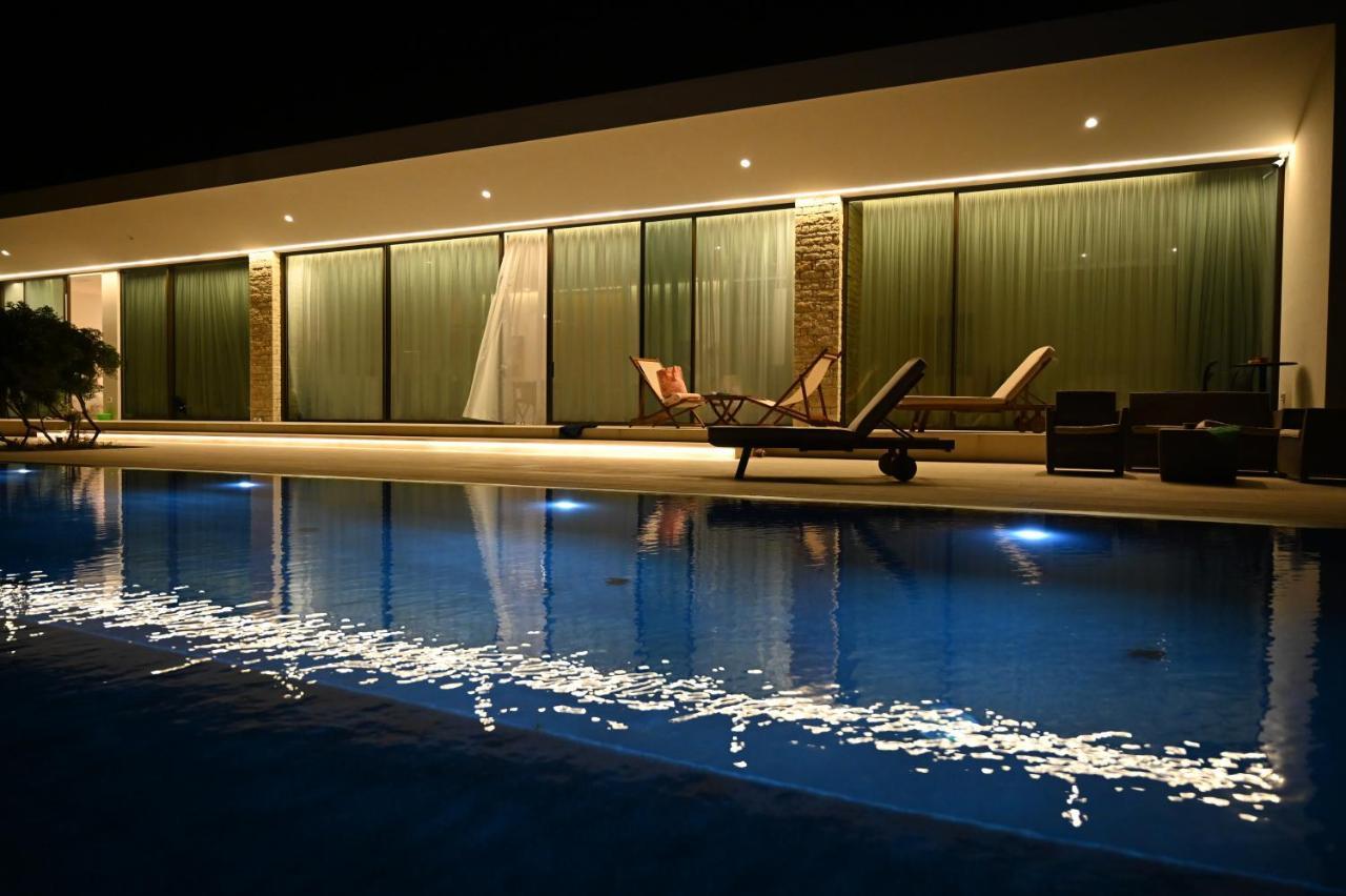 Ellas Residence Fantastic Pool Heated Kíssamos Esterno foto
